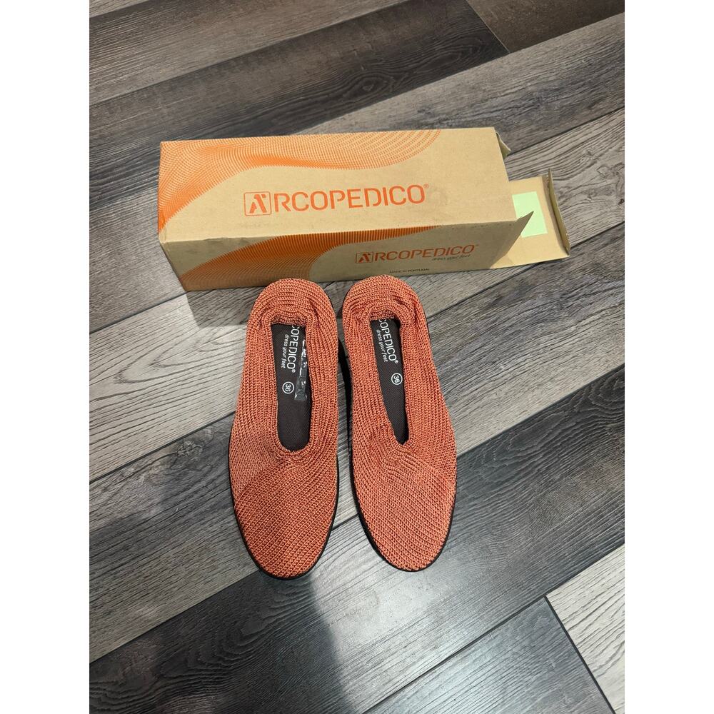 Acropedico LS D61 Brick Copper color Size 37 US Women 6 or 6.5 Vegan Shoes